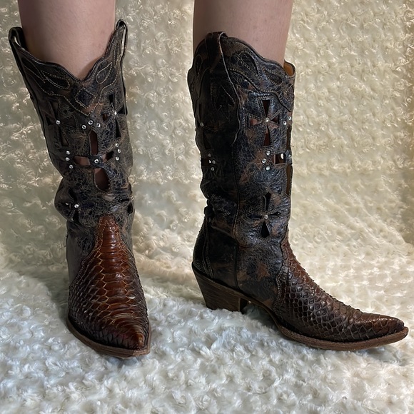 Corral Shoes - Corral Vintage genuine python boots